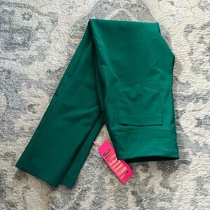 Green Lilly Pulitzer luxletic golf pants size 2 NWT